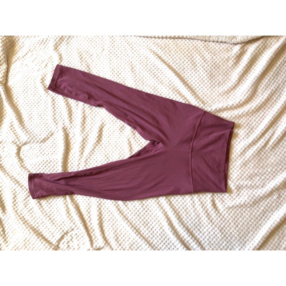 Lululemon align crop 21” size 4 in figue